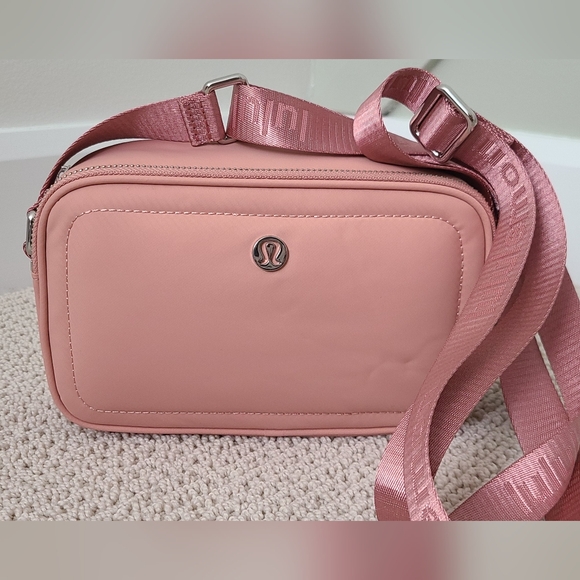 Lululemon Crossbody Camera Bag - Picture 1 of 6